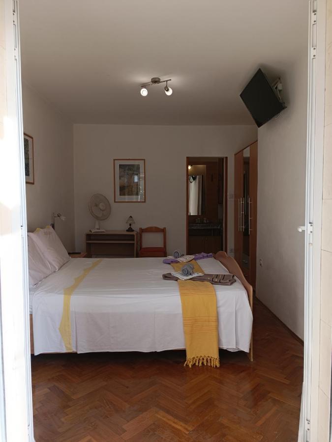 Rooms Rita Cres Exteriör bild